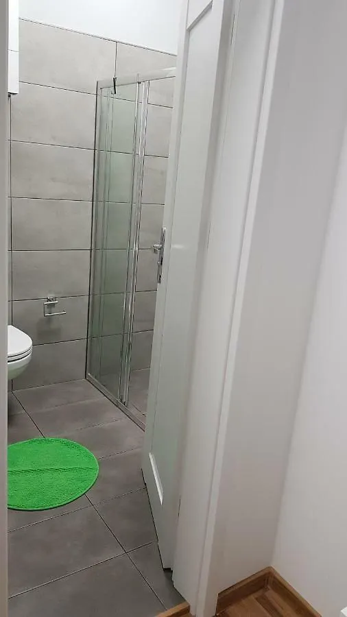 Apartament 2 pokoje z prywatnymi łazienkami Centrum Poznań Polska
