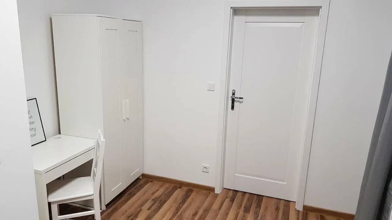 Apartament 2 pokoje z prywatnymi łazienkami Centrum Poznań 0*,  Polska